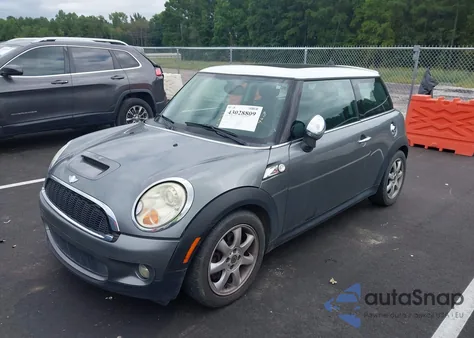 2009 Mini Cooper S from USA, damaged, VIN WMWMF73529TW84266